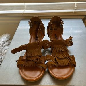 Fringe sandals